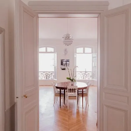 Luxueux Duplex Elysees