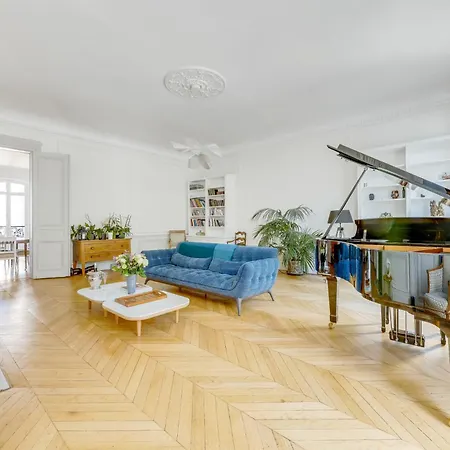 Luxueux Duplex Elysees 240m2 아파트 파리
